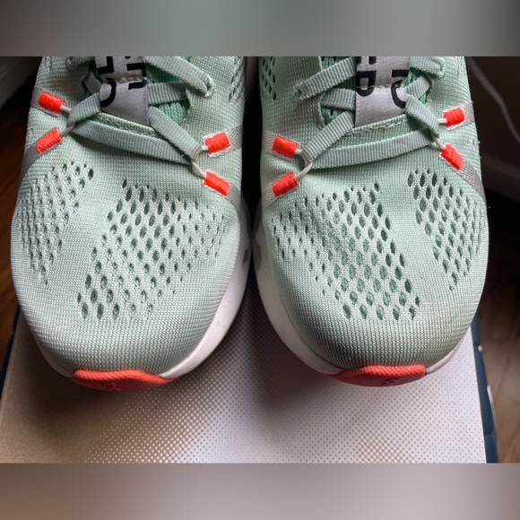 On Running Cloud Surfer size 6.5 - Picture 4 of 7